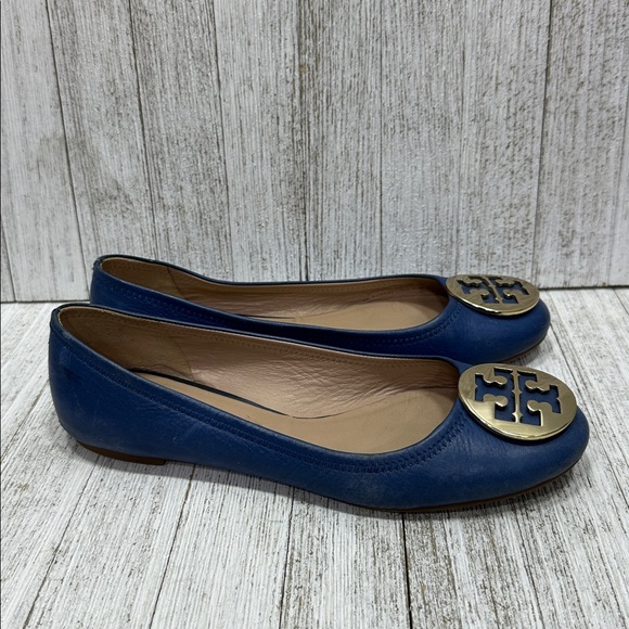 Tory Burch Navy Leather Reva Flats with Gold Logo - Picture 3 of 9